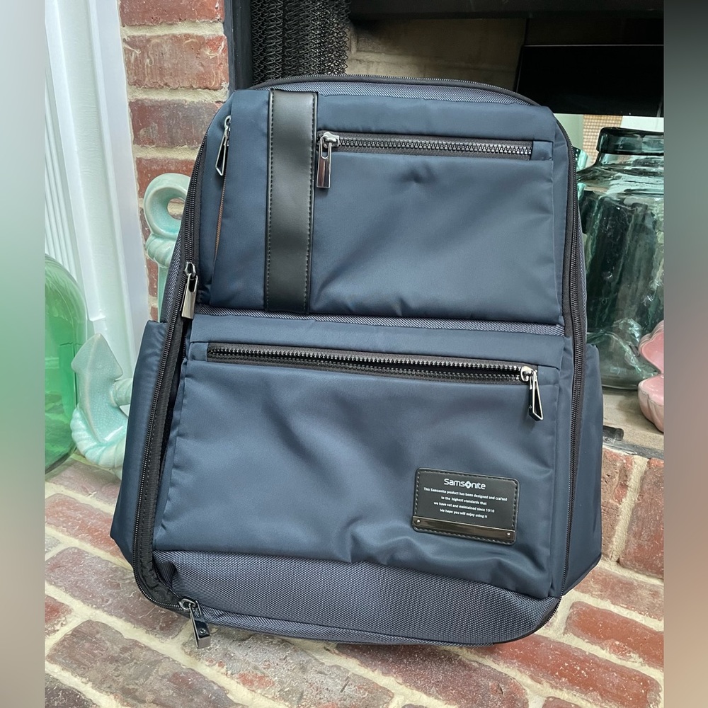 Samsonite OpenRoad Laptop Business Backpack in Space Blue